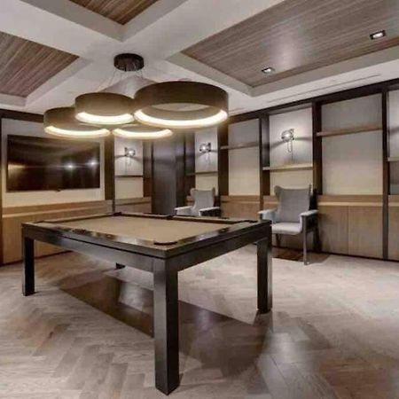 Mind Blowing City View - 2 Beds - Pool & Spa - Downtown Montreal Bagian luar foto