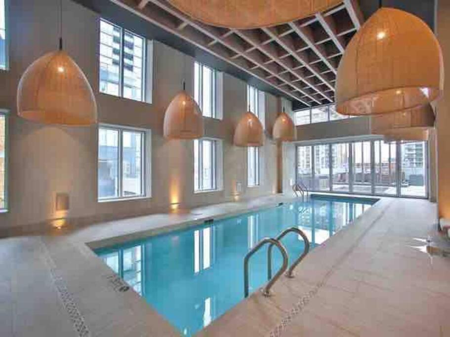 Mind Blowing City View - 2 Beds - Pool & Spa - Downtown Montreal Bagian luar foto